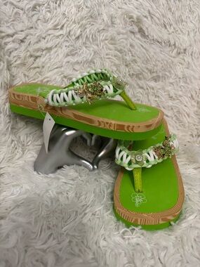 🌸 Beaded Green Women's Flip Flop Sandals